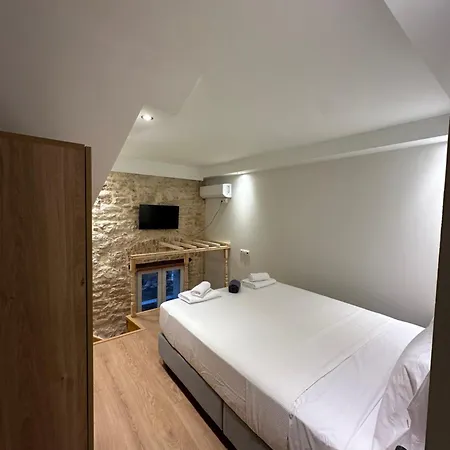 Q Rocco Apartments, Corfu Town アパート *